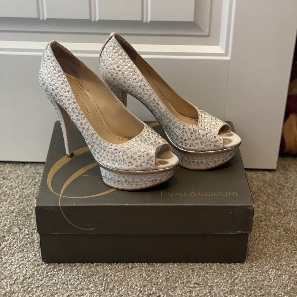 Enzo Angiolini pumps